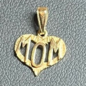 10k gold “Mom” pendant charm pendant
For Necklace or bracelet. Mother’s Day Gift